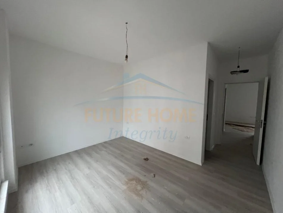 Tirane, shitet apartament 2+1 Kati 3, 92 m² 150.000 € (PORCELAN)