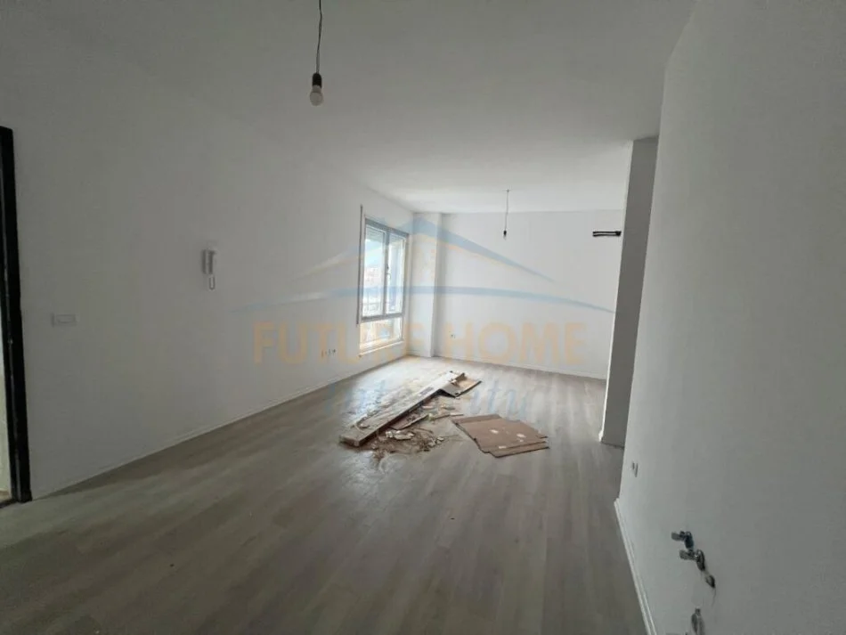 Tirane, shitet apartament 2+1 Kati 3, 92 m² 150.000 € (PORCELAN)