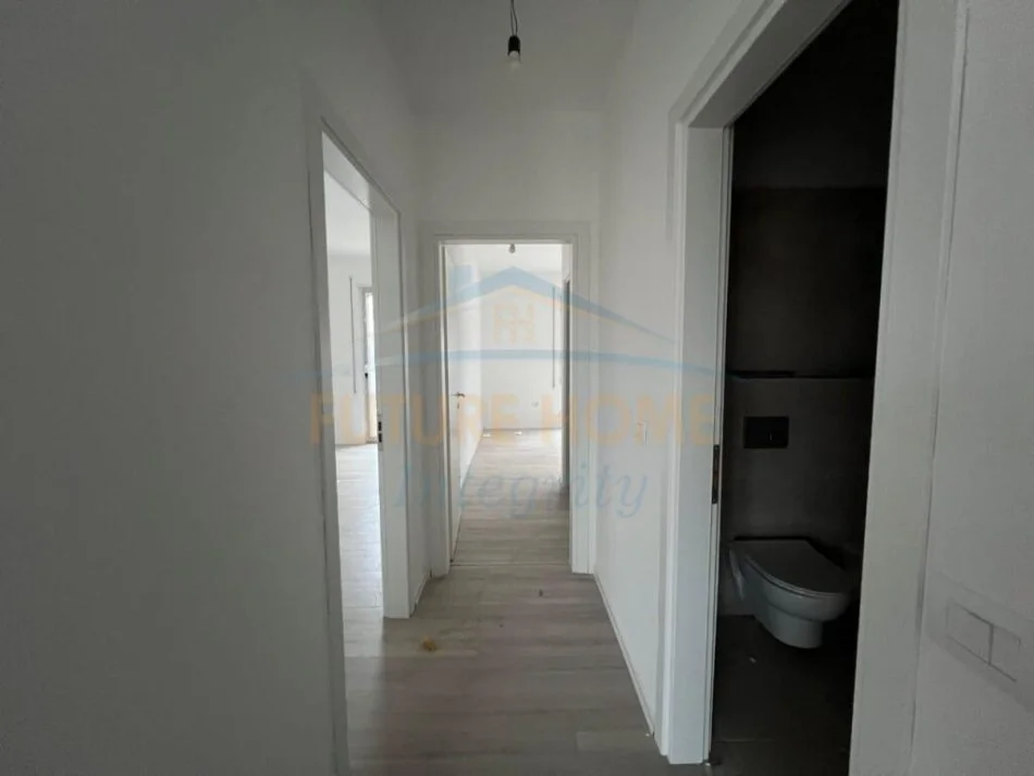 Tirane, shitet apartament 2+1+2 Kati 3, 92 m² 150.000 € (PORCELAN)