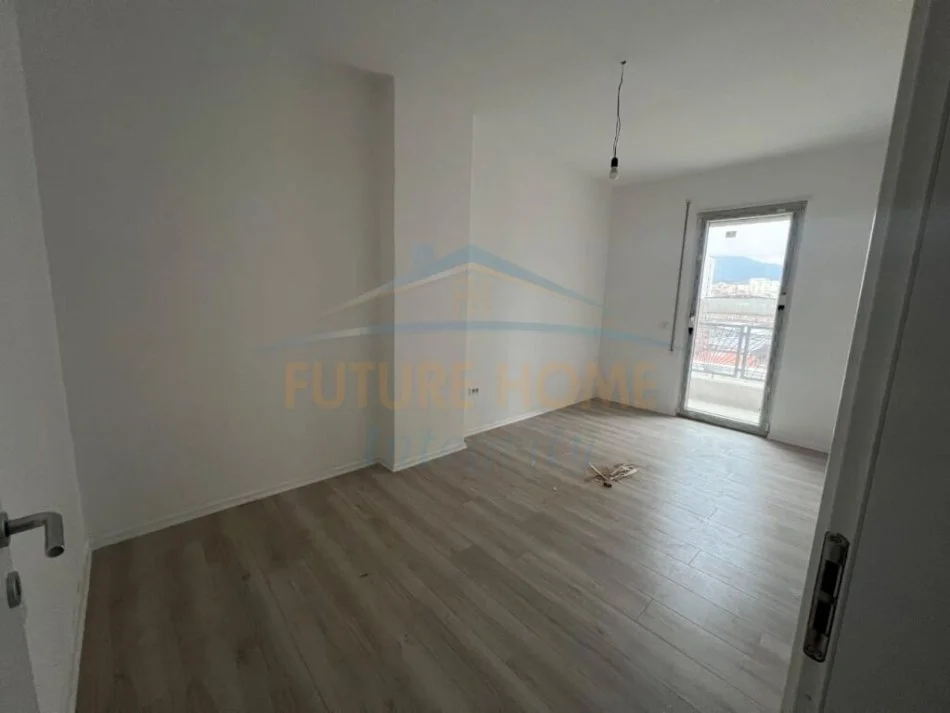 Tirane, shitet apartament 2+1+2 Kati 3, 92 m² 150.000 € (PORCELAN)