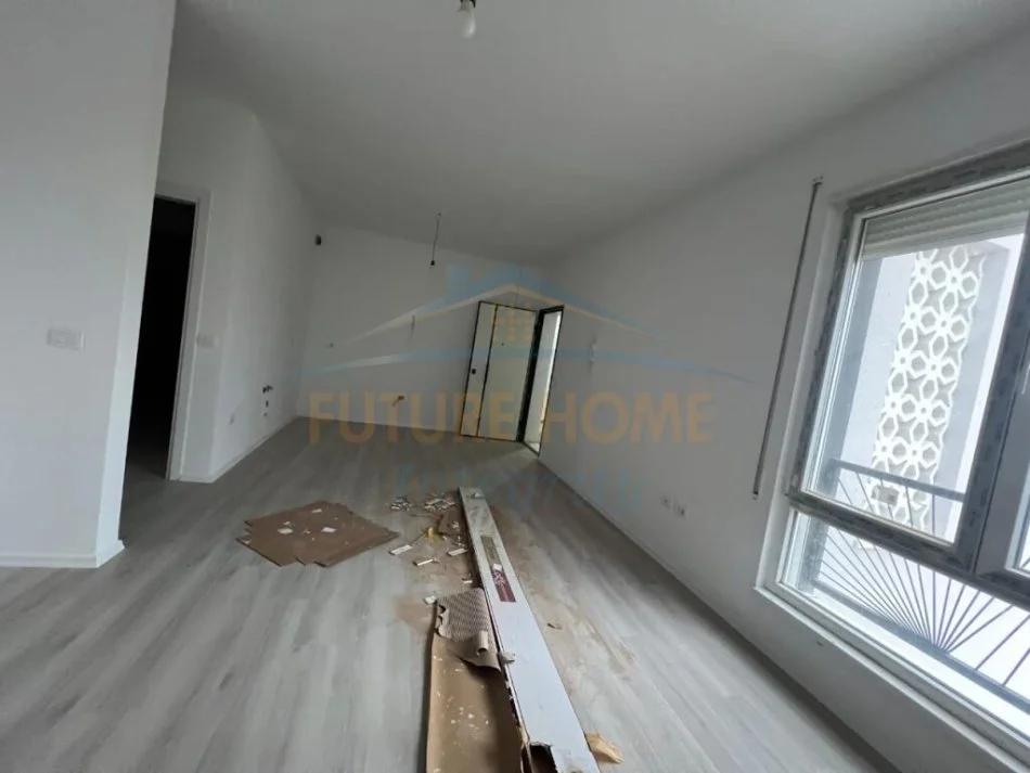 Tirane, shitet apartament 2+1+2 Kati 3, 92 m² 150.000 € (PORCELAN)