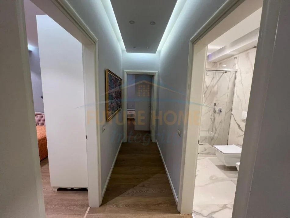 Tirane, jepet me qera apartament 2+1+2 Kati 3, 118 m² 800 € (PAZARI I RI)
