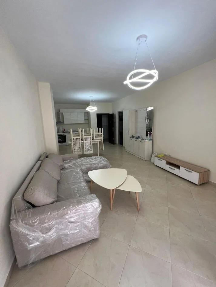 Durres, shitet apartament 2+1+Ballkon Kati 5, 92 m² 110.000 € (Stacioni i Trenit)