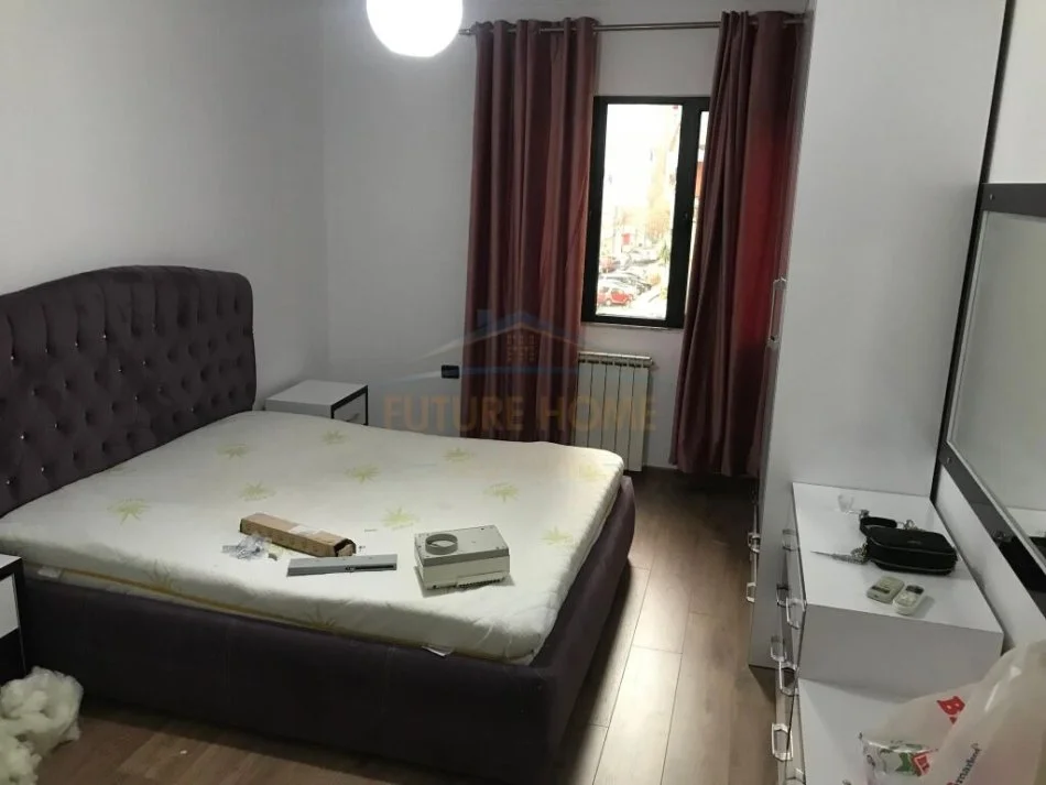 Tirane, jepet me qera 2+1+Ballkon Kati 2, 103 m² 800 € (Komuna e Parisit)