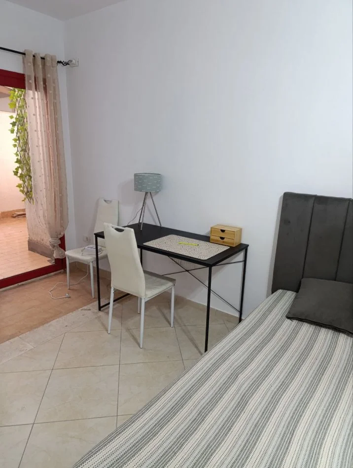 Durres, shitet garsonier 1+1 Kati 1, 51 m² 65.000 € (Rruga Pavaresia)