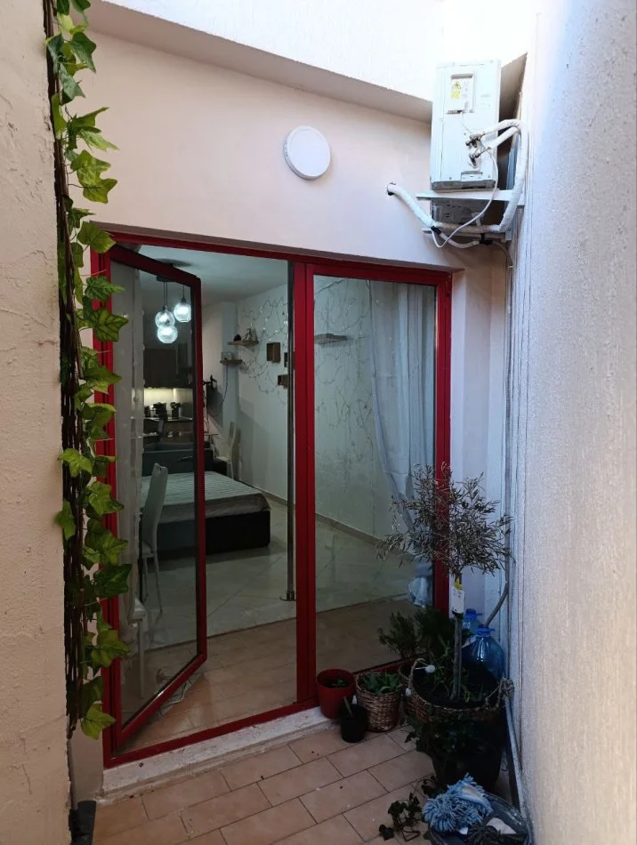 Durres, shitet garsonier 1+1 Kati 1, 51 m² 65.000 € (Rruga Pavaresia)