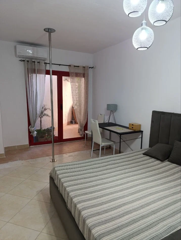 Durres, shitet garsonier 1+1 Kati 1, 51 m² 65.000 € (Rruga Pavaresia)