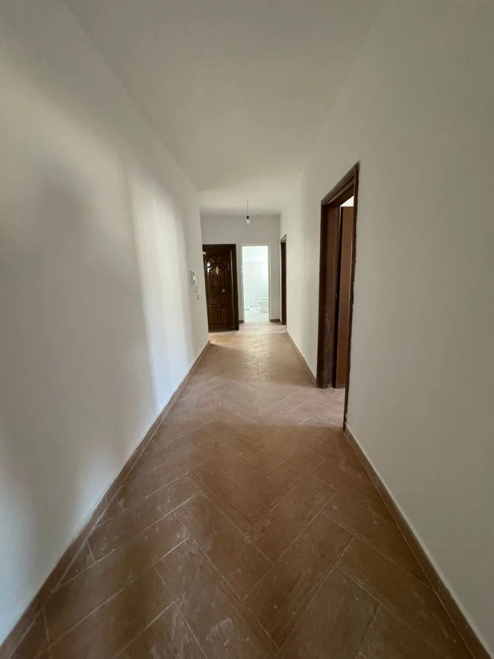 Durres, shitet apartament 2+1+Aneks+Ballkon Kati 3, 130 m² 105.000 € (Ish Rajoni)