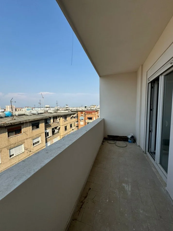 Durres, shitet apartament 2+1+Aneks+Ballkon Kati 5, 132 m² 115.000 € (Ish Rajoni)