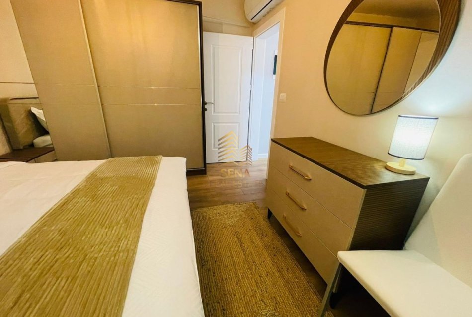 Tirane, jepet me qera apartament 2+1+Ballkon Kati 2, 90 m² 700 € (Rruga Petro Nini Luarasi)