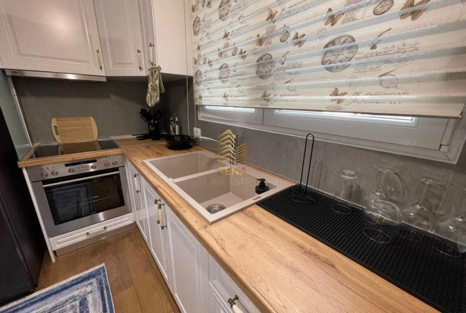Tirane, jepet me qera apartament 2+1+Ballkon Kati 2, 90 m² 700 € (Rruga Petro Nini Luarasi)
