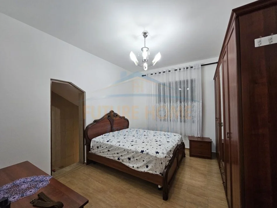 Tirane, jepet me qera apartament 2+1 Kati 2, 115 m² 500 € (RRUGA KRISTAQ CAPO)