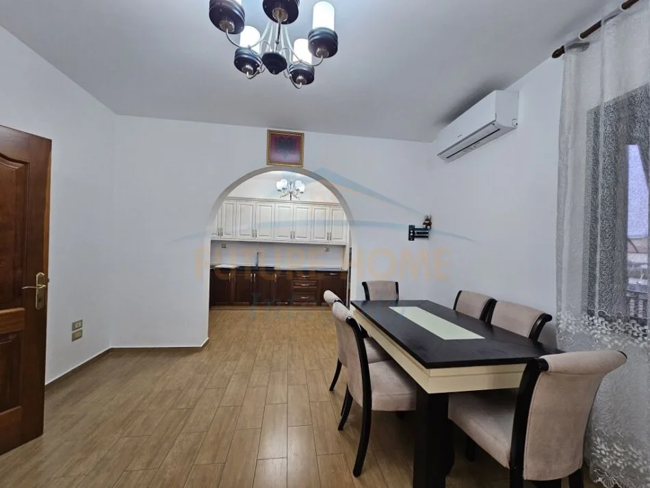 Tirane, jepet me qera apartament 2+1 Kati 2, 115 m² 500 € (RRUGA KRISTAQ CAPO)