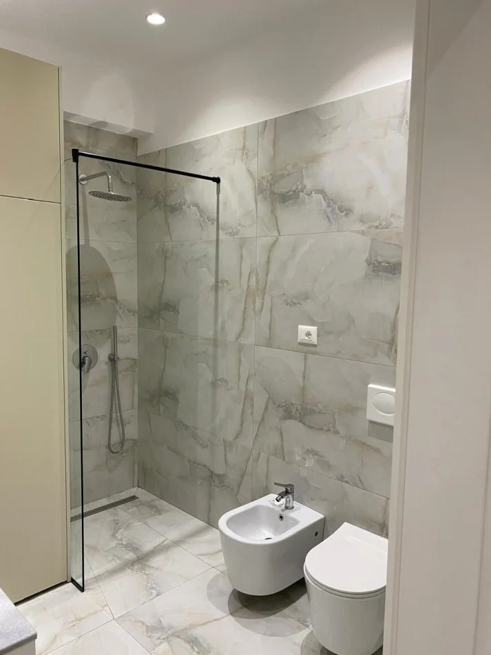 Tirane, jepet me qera apartament 1+1 Kati 9, 70 m² 500 € (Rr: Teodor Keko Astir)