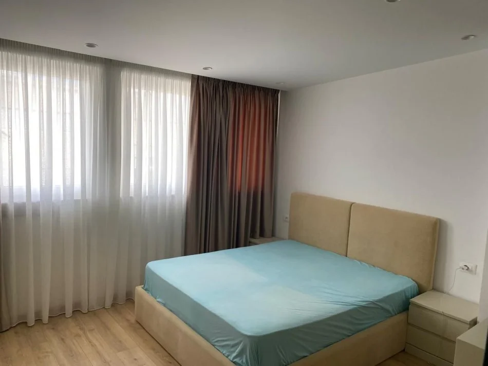 Tirane, jepet me qera apartament 1+1 Kati 9, 70 m² 500 € (Rr: Teodor Keko Astir)