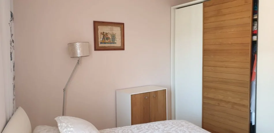 Tirane, jepet me qera apartament 2+1 Kati 7, 85 m² 450 € (misto mame)