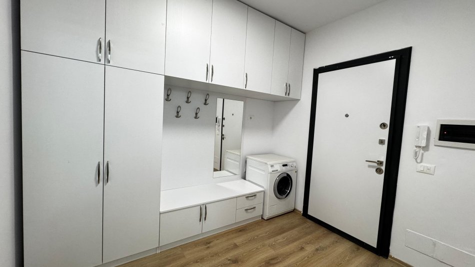 Tirane, jepet me qera 1+1 , 80 m² 500 € (Bulevardi i Ri)