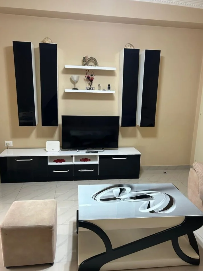 Tirane, Apartament 1+1per shitje  Kati 3, 120.000 € (Hoxha Tasim)