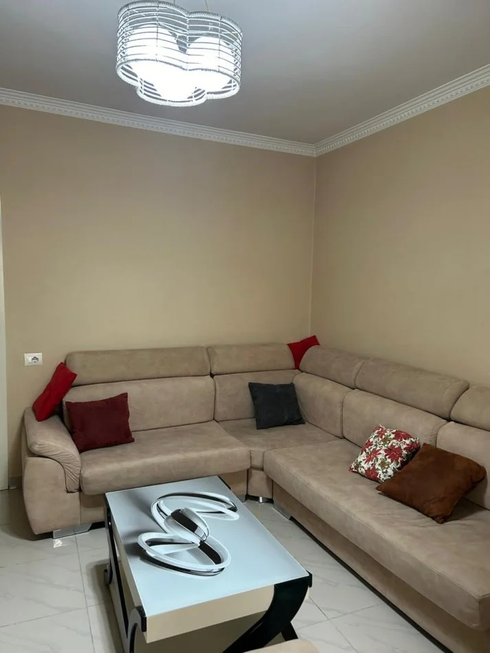 Tirane, Apartament 1+1per shitje  Kati 3, 120.000 € (Hoxha Tasim)