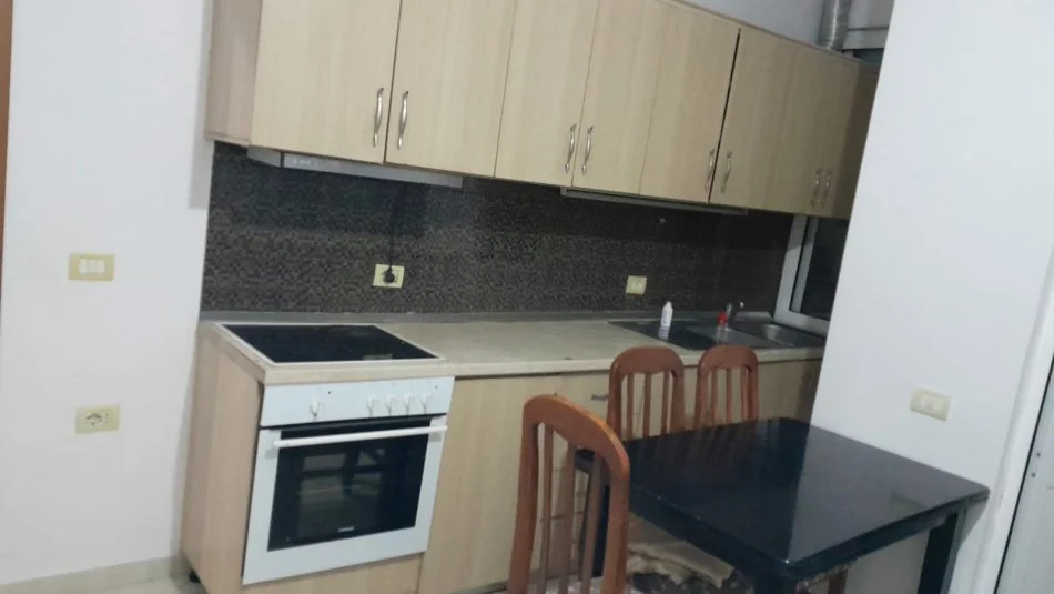 Apartament 1+1 me qira mbi Rezidencen Amerikane 270 Euro