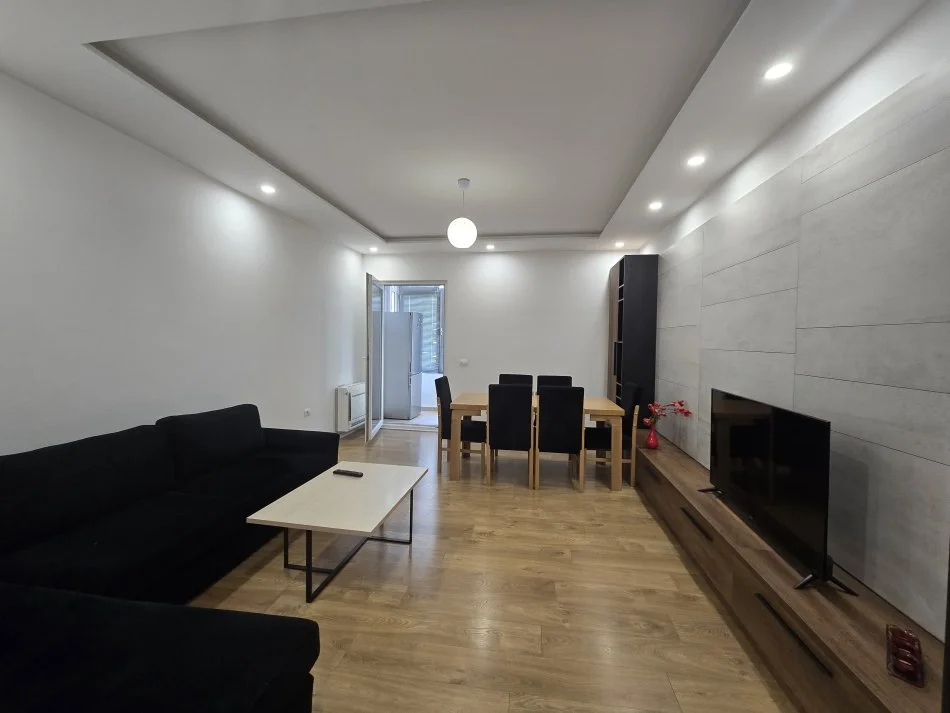 Jepet me Qera  2+1 , 650€ (IRFAN TOMINI)