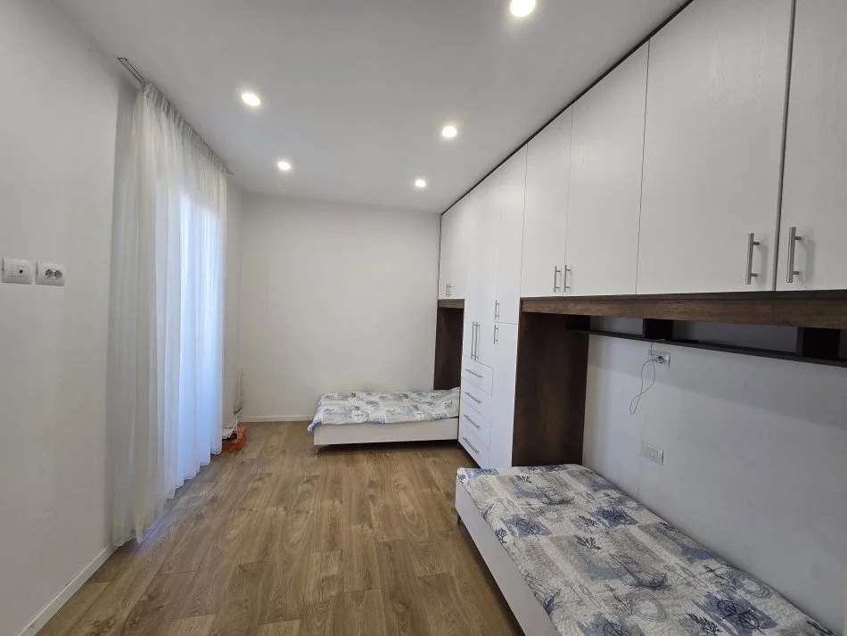 Jepet me Qera  2+1 , 650€ (IRFAN TOMINI)