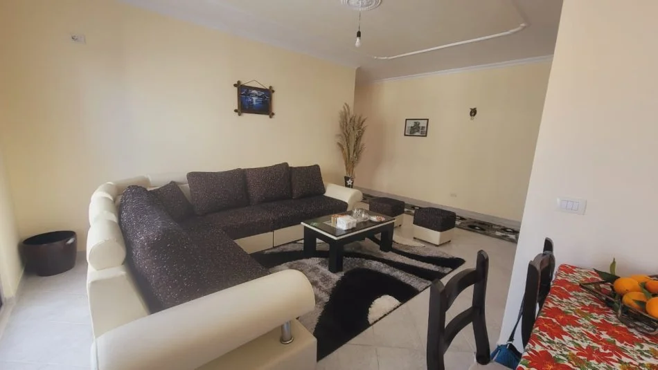 !DHENE! Durres, jepet me qera apartament 2+1+Ballkon Kati 4, 110 m² 350 € (Lagjia 8)