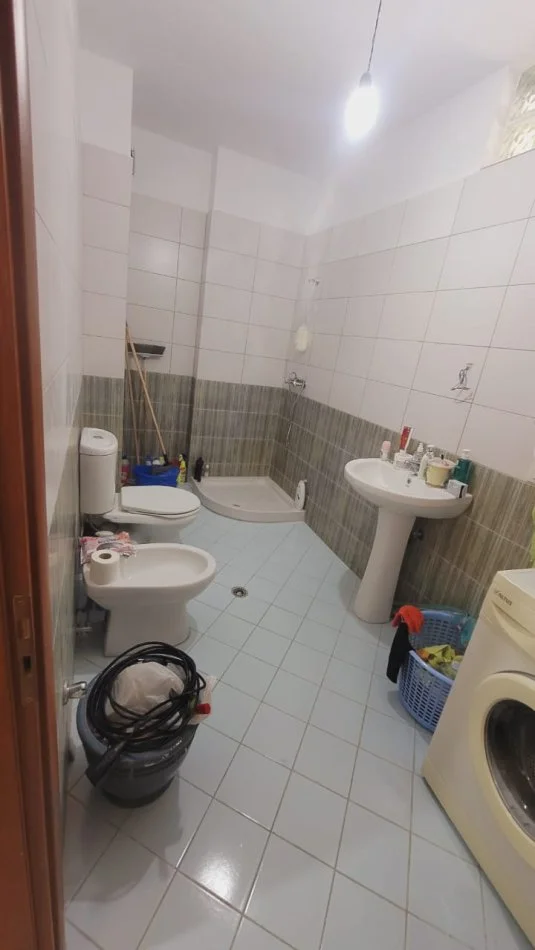 !DHENE! Durres, jepet me qera apartament 2+1+Ballkon Kati 4, 110 m² 350 € (Lagjia 8)