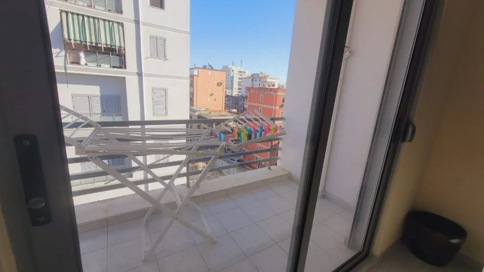 !DHENE! Durres, jepet me qera apartament 2+1+Ballkon Kati 4, 110 m² 350 € (Lagjia 8)