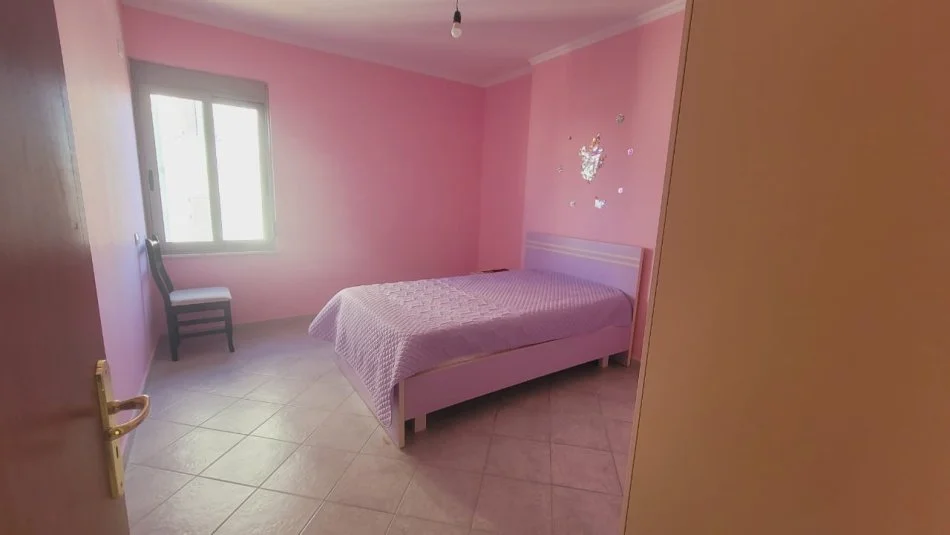 !DHENE! Durres, jepet me qera apartament 2+1+Ballkon Kati 4, 110 m² 350 € (Lagjia 8)