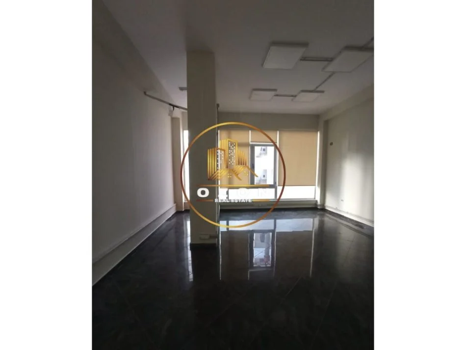 Ambjent biznesi Me Qira Tek Kompleksi Delijorgji!