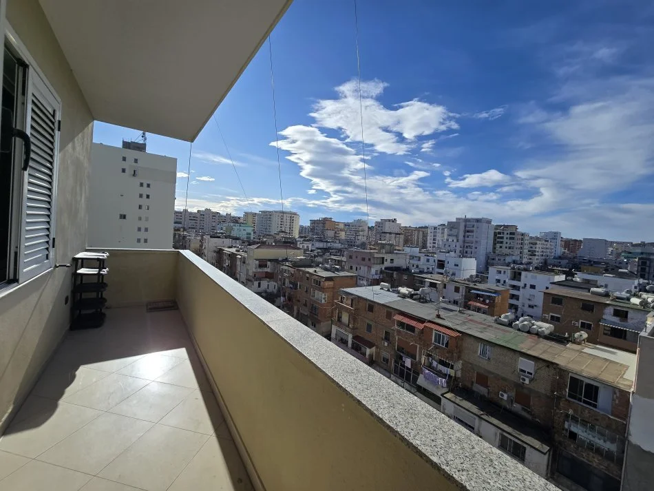 Durres, jepet me qera apartament 2+1 Kati 6, 98 m² 400 € 
