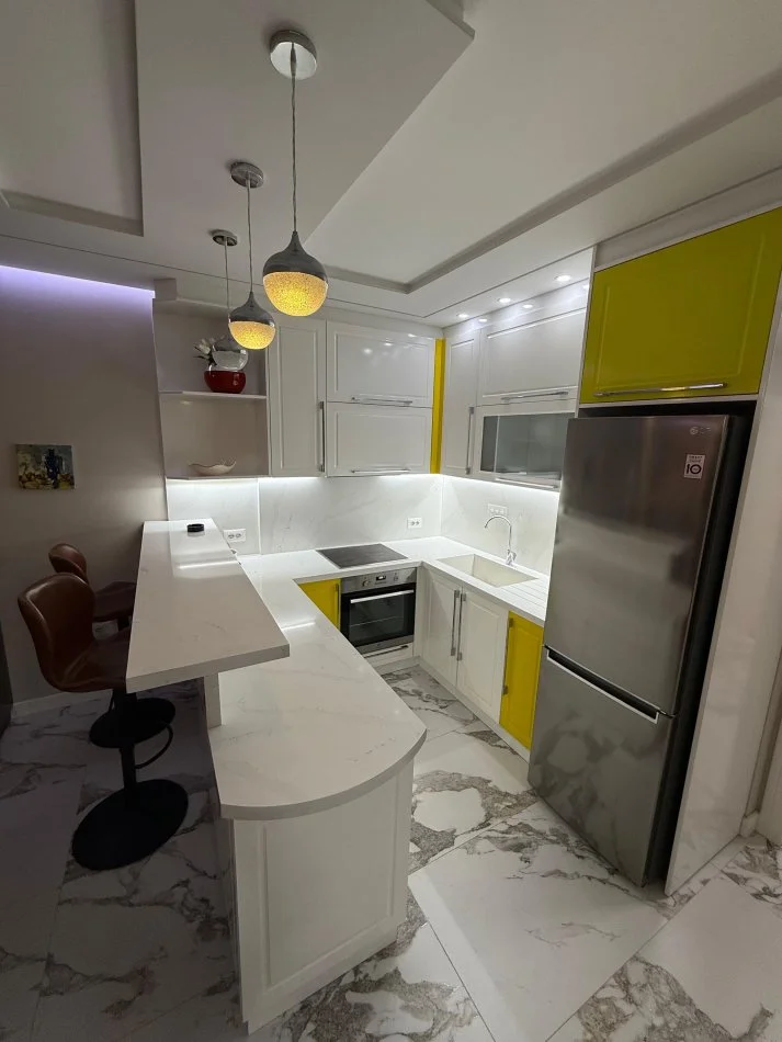 Tirane, jepet me qera apartament 2+1+Ballkon Kati 4, 125 m² 1.200 € (Parku Olimpik)