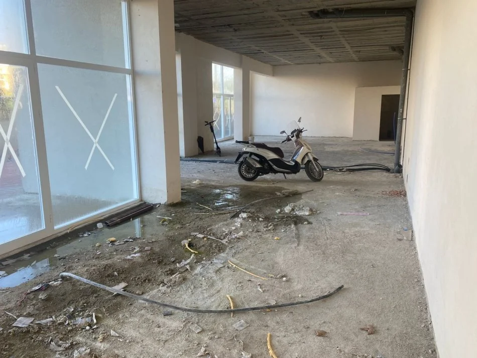 Tirane, jap me qera vetem 1 dhome 1 Katshe Kati 0, 175 m² 2.000 € (Ish Fusha Aviacionit)