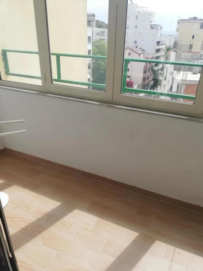Durres, jepet me qera apartament 1+1+Ballkon Kati 5, 80 m² 380 € 