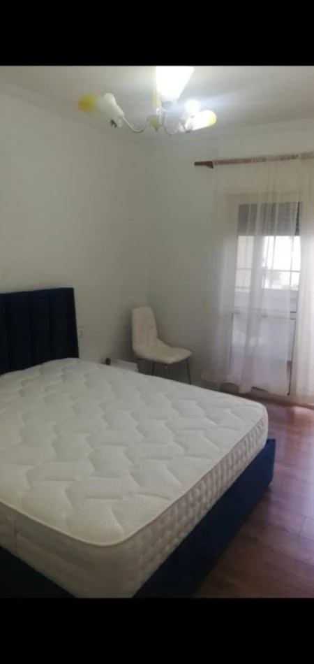 Durres, jepet me qera apartament 1+1+Ballkon Kati 5, 80 m² 380 € 