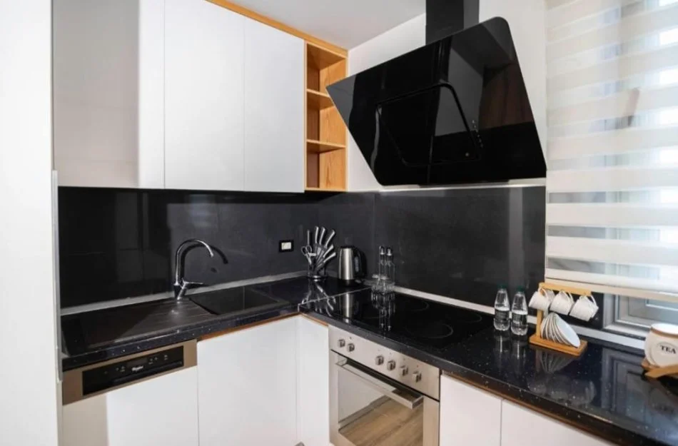 Tirane, jepet me qera apartament Kati 4, 123 m² 1.400 € (Rruga Sami Frasheri, Kompleksi NOBIS)