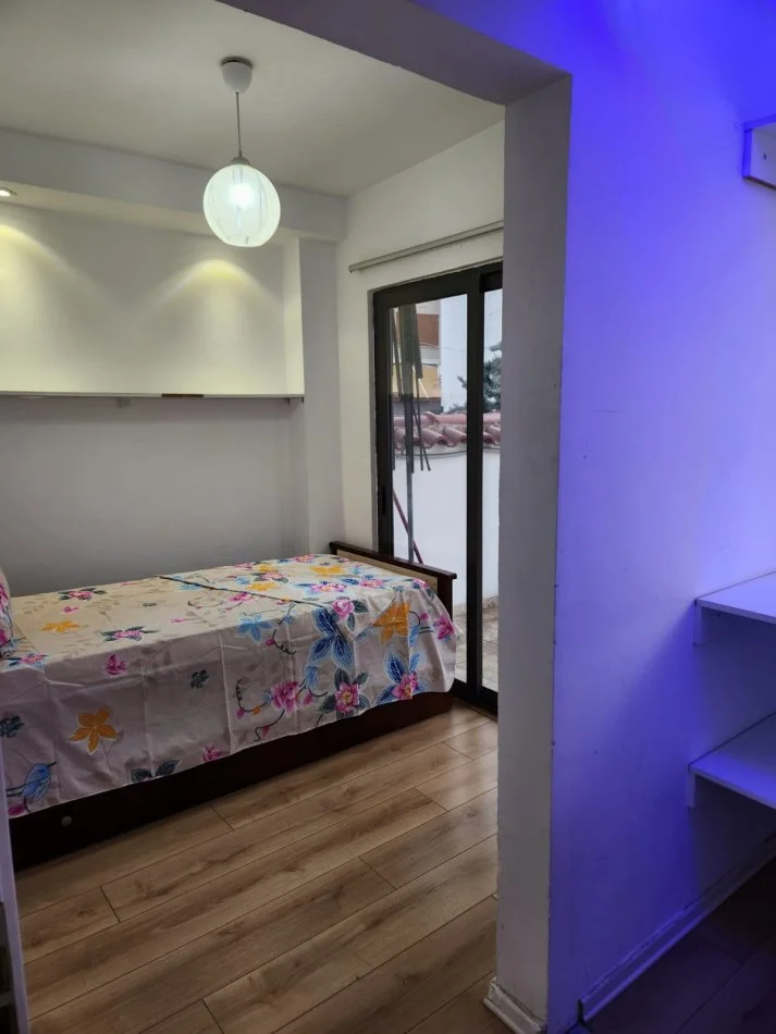 Tirane, jap me qera apartament 2+1+Ballkon Kati 5, 85 m² 450 € (Kodra e Diellit)