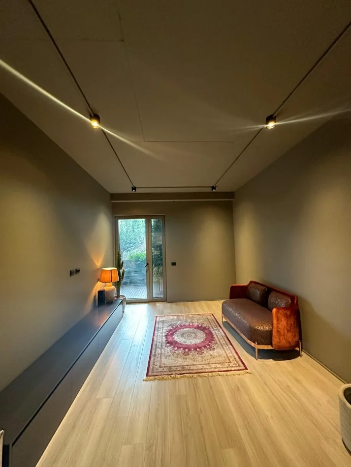 Tirane, jap me qera 2+1+Ballkon Kati 4, 105 m² 2.000 € (Lion Park Rezidenc)