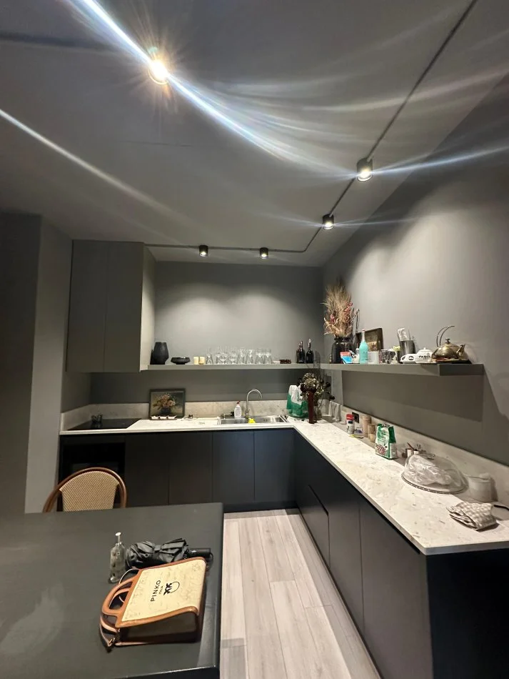 Tirane, jap me qera 2+1+Ballkon Kati 4, 105 m² 2.000 € (Lion Park Rezidenc)