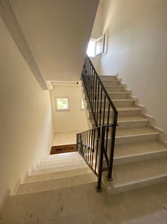 Tirane, jepet me qera apartament+verande | Penthouse 3+1+Aneks+Ballkon Kati 3, 200 m² 1.500 € (Secret Garden, Prane TEG)