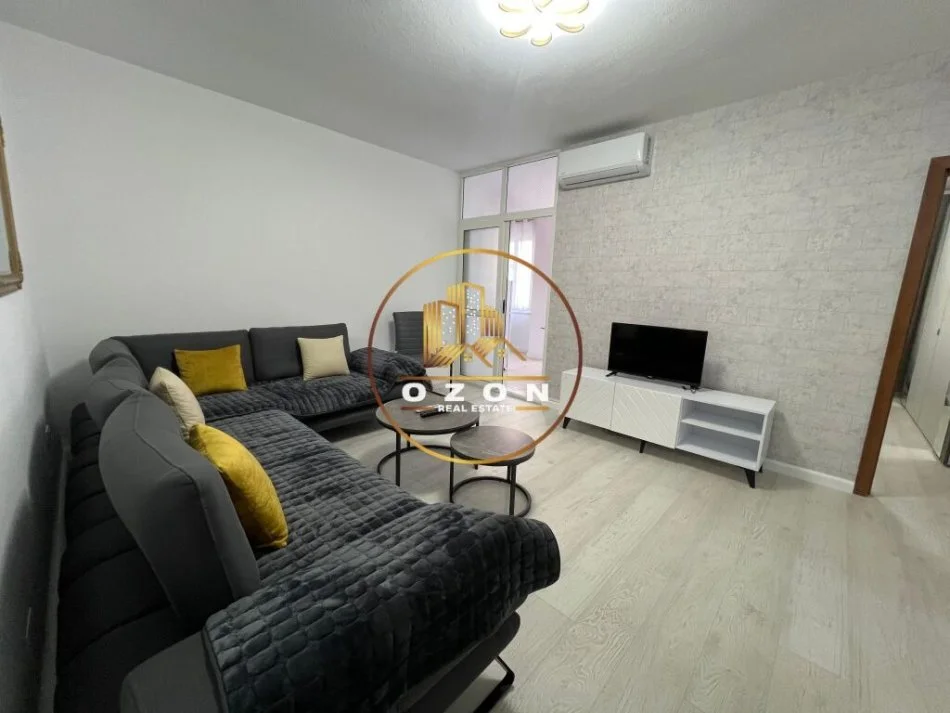 Apartament Me Qira 1+1 Tek Komuna e Parisit!
