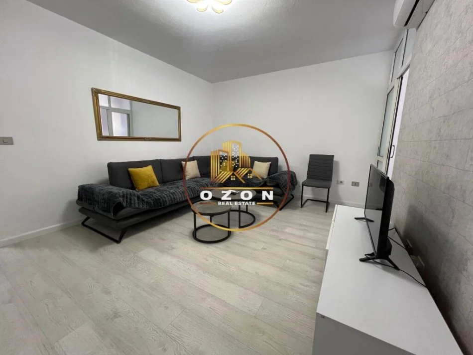 Apartament Me Qira 1+1 Tek Komuna e Parisit!