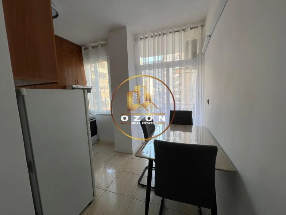 Apartament Me Qira 1+1 Tek Komuna e Parisit!