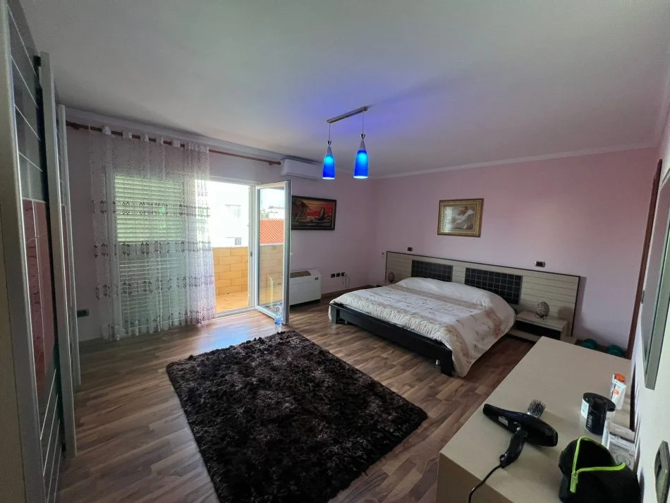 Durres, shitet apartament 3+1+Aneks+Ballkon Kati 5, 160 m² 140.000 € (Fusha e Reres)
