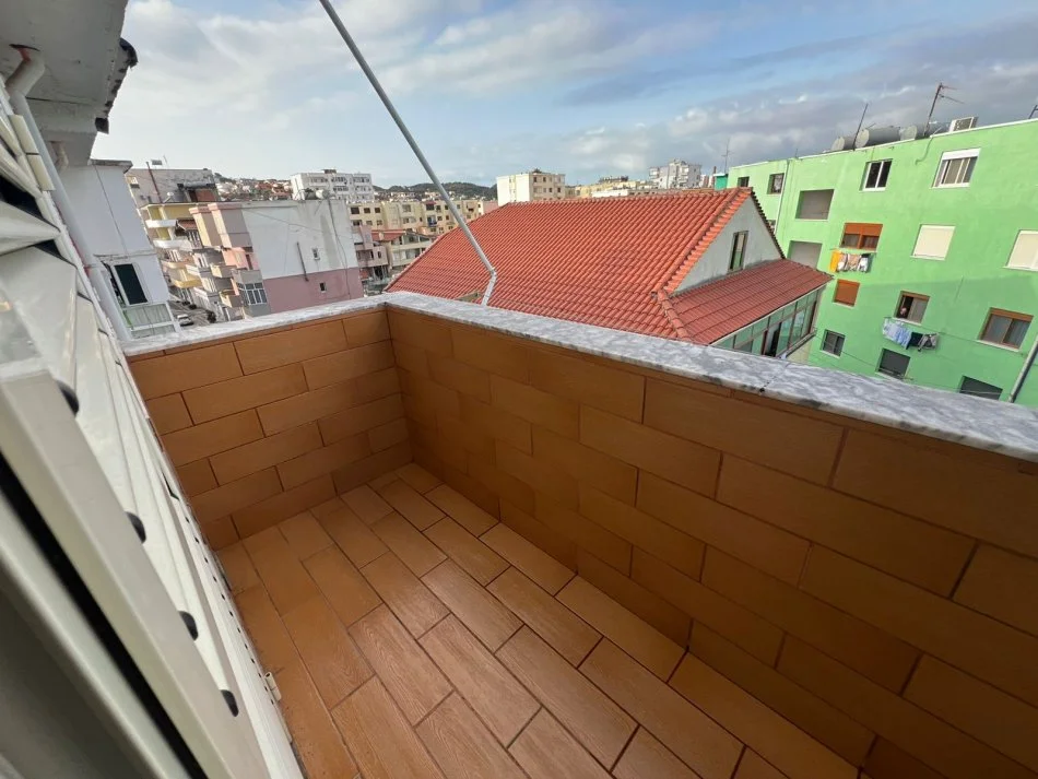 Durres, shitet apartament 3+1+Aneks+Ballkon Kati 5, 160 m² 140.000 € (Fusha e Reres)