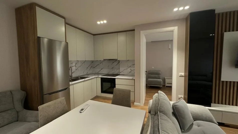 Tirane, jap me qera apartament Kati 1, 70 m² 600 € (Liqeni i Thate)