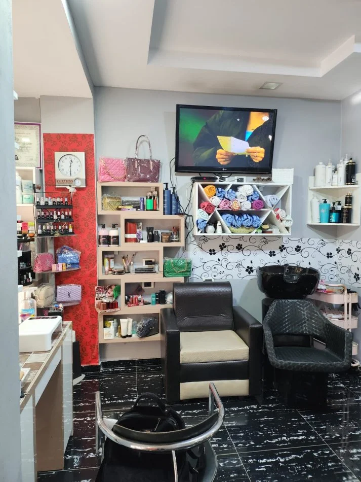 Tirane, shitet ambjent biznesi Kati 0, 33 m² 45.000 € (Ali dem)