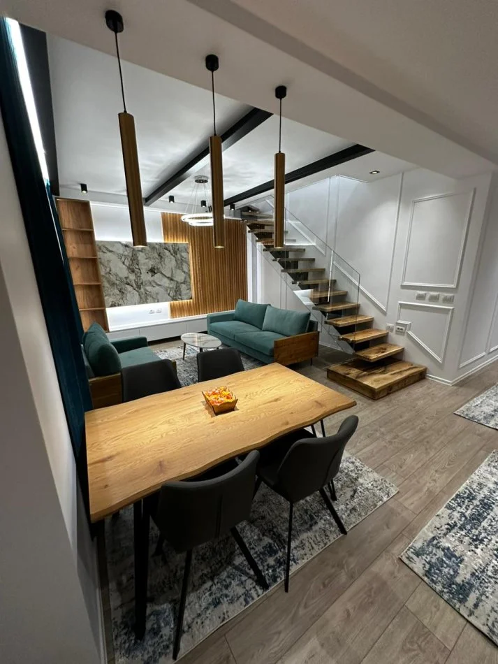 Tirane, shes apartament duplex 2+1 Kati 2, 121 m² 236.000 € (Rruga Stavri Themeli)