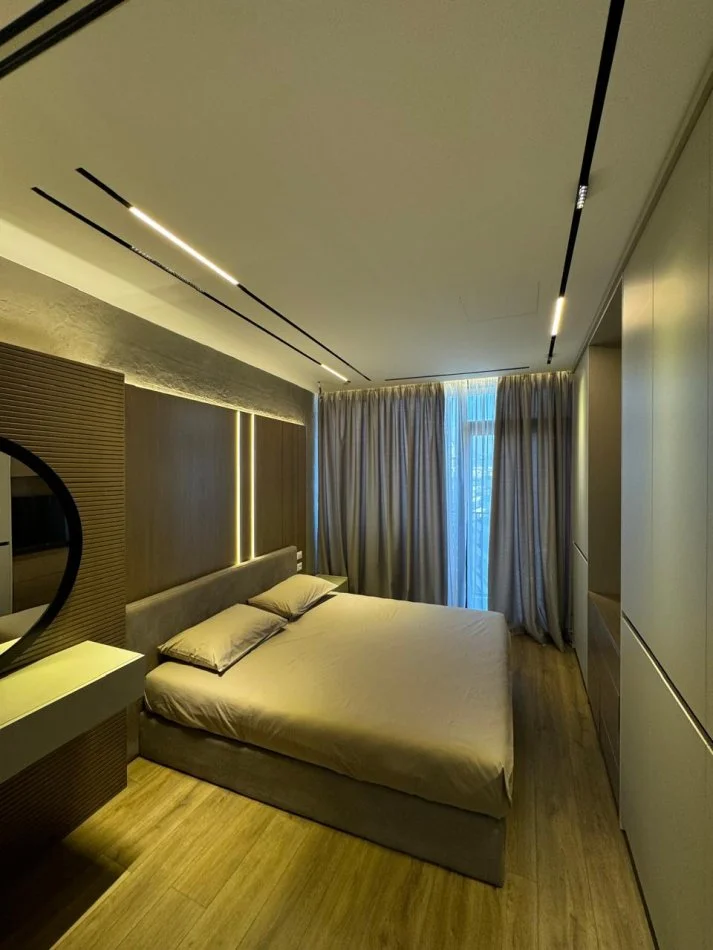 Tirane, jap me qera apartament 2+1+Ballkon Kati 11, 126 m² 2.000 € (Liqeni i That)